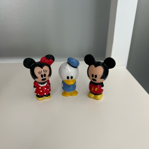 Disney Figurines - Picture 1 of 4